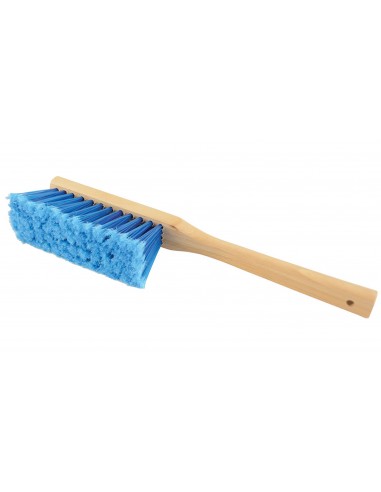 Una spazzola per la pulizia e la rimozione della neve - setole artificiali