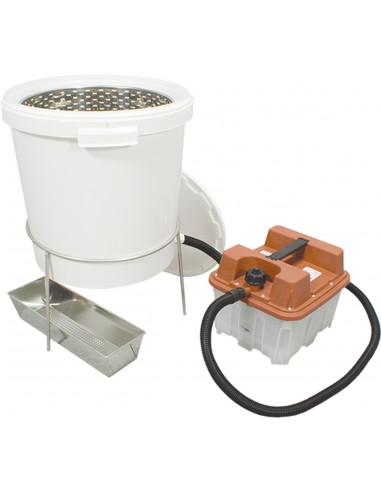 Plastic pail based wax melter with steam generator, 33 L